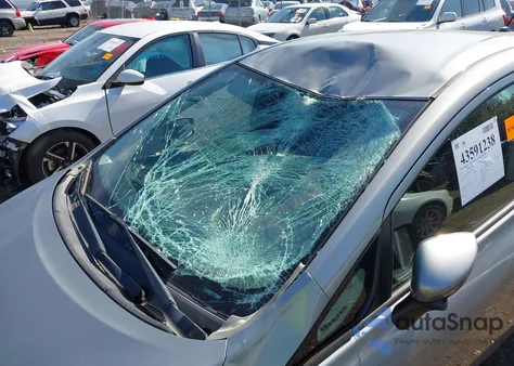 2015 Nissan Versa Note Sv z USA, uszkodzony, nr VIN 3N1CE2CPXFL350916